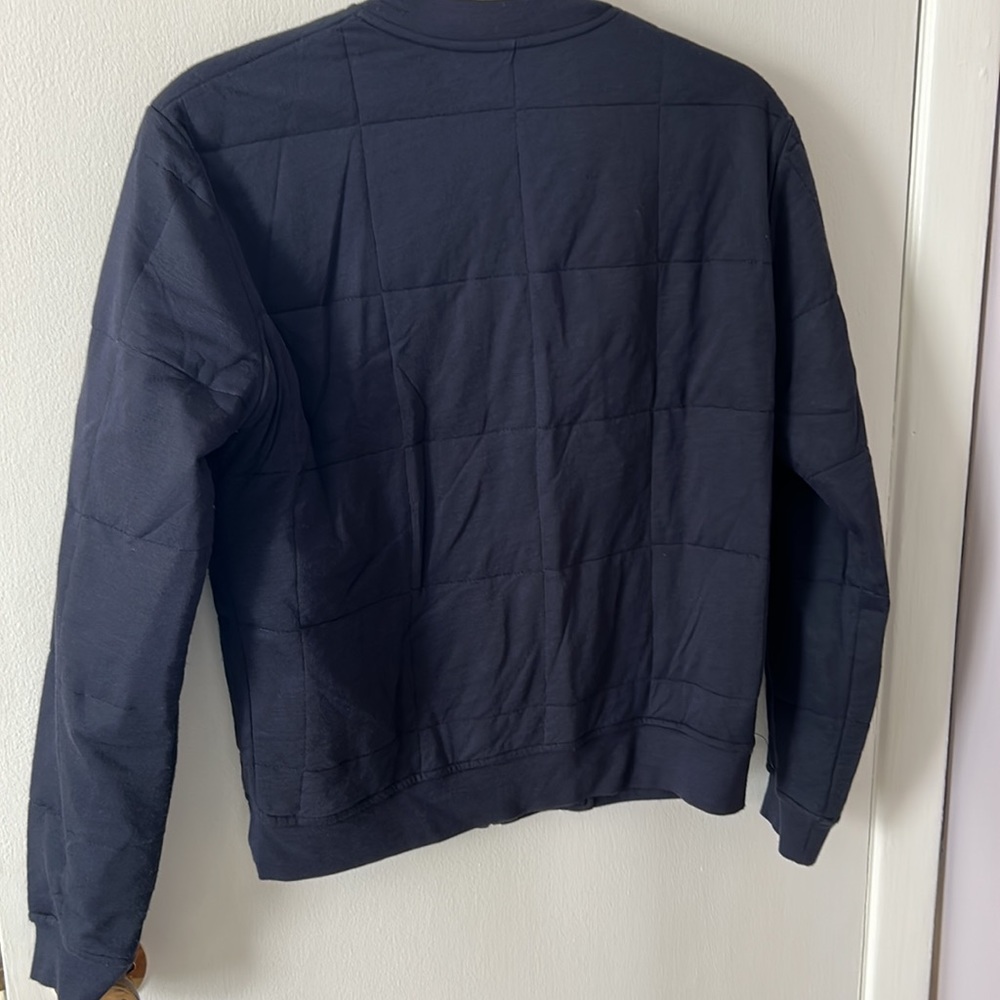Zip up - Picture 3 of 5